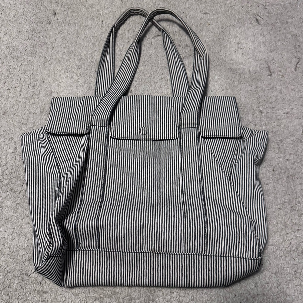 Gap Black and white railroad stripe travel tote bag shoulder straps roomy retro